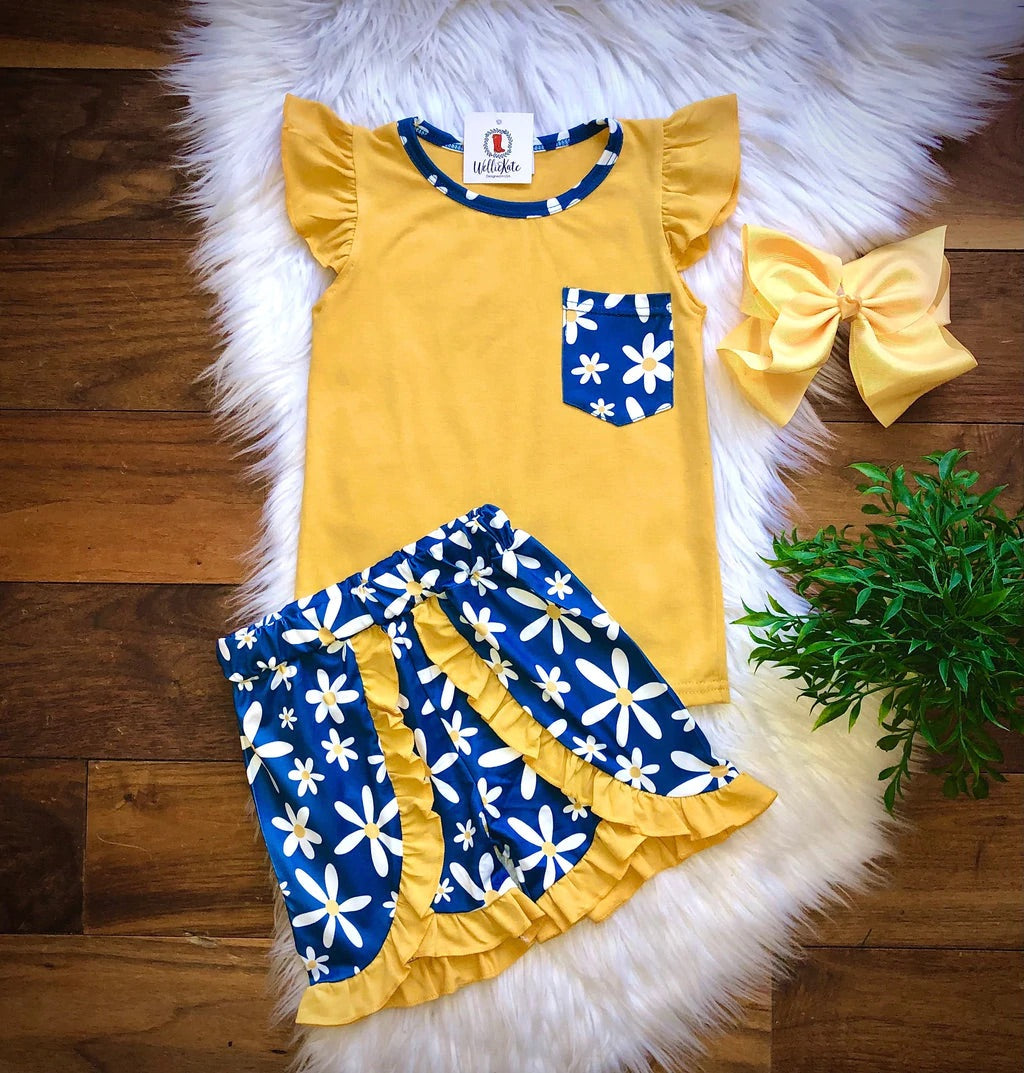Crazy Daisy Shorts set